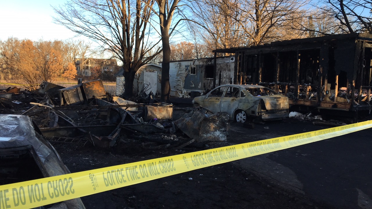 Overnight mobile home fire kills 1